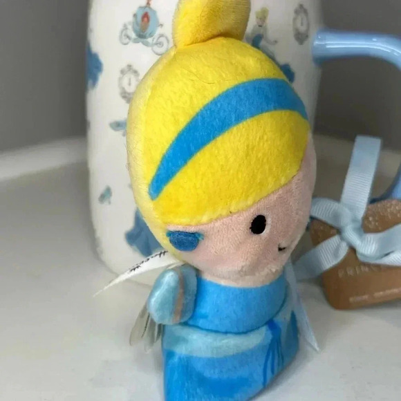 Hallmark Cinderella Itty  Bitty Plush Small Ornament - Picture 7 of 7